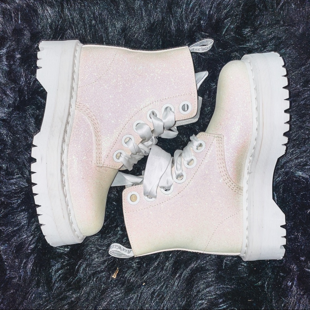 Dr Martens Molly in Iridescent White Glitter